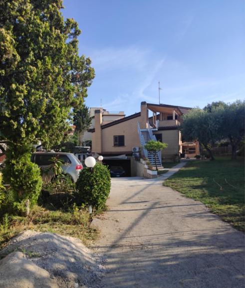 Villa Giuliana Stanze Con Bagno Interno In Villa A 350 Mt Spiaggia Libera Lido Delle Sirene Anzio Exterior foto