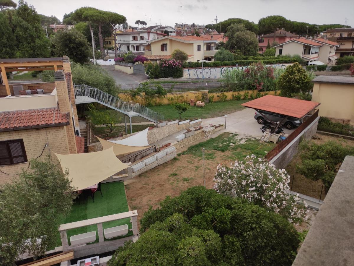 Villa Giuliana Stanze Con Bagno Interno In Villa A 350 Mt Spiaggia Libera Lido Delle Sirene Anzio Exterior foto