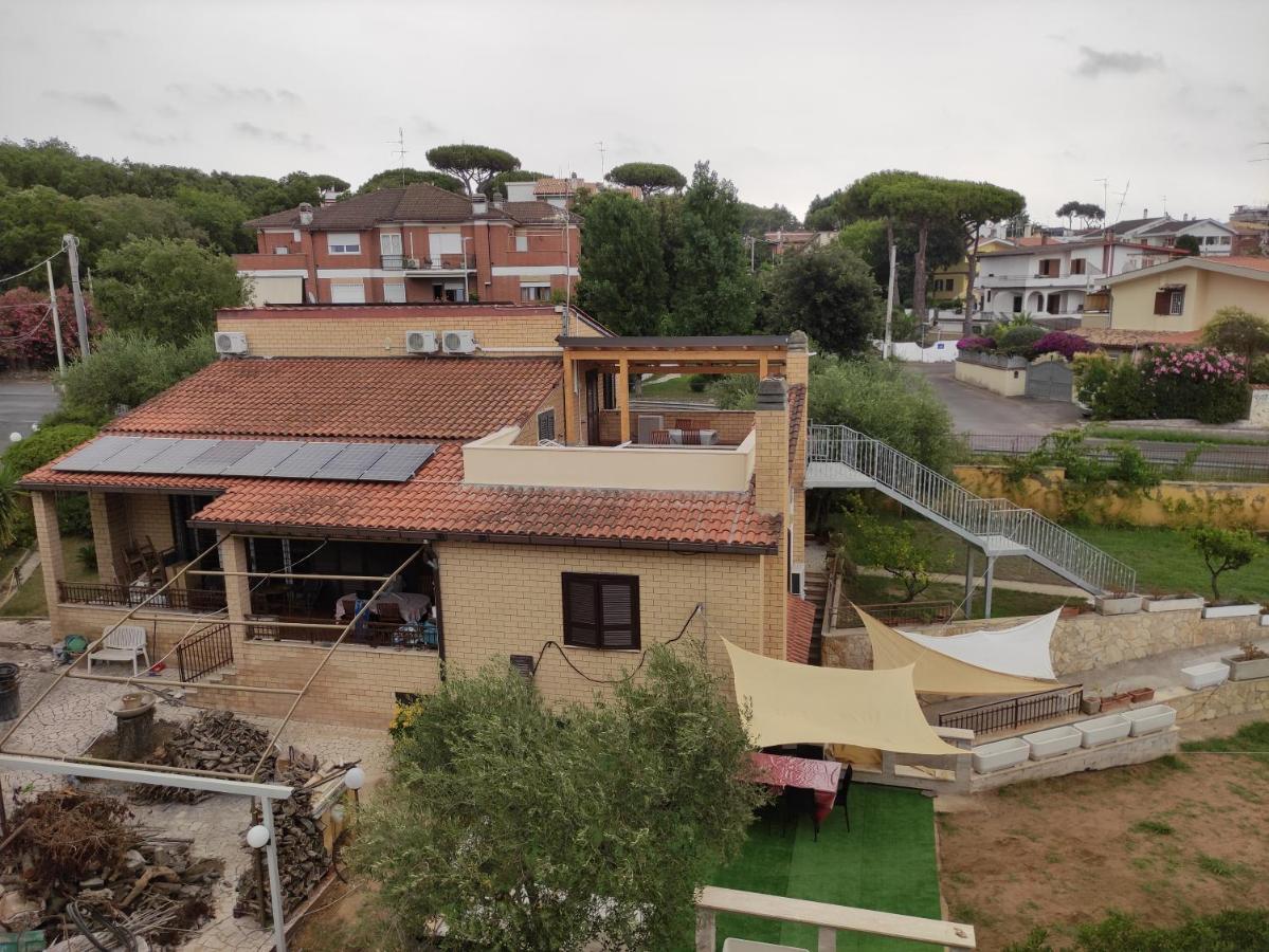 Villa Giuliana Stanze Con Bagno Interno In Villa A 350 Mt Spiaggia Libera Lido Delle Sirene Anzio Exterior foto